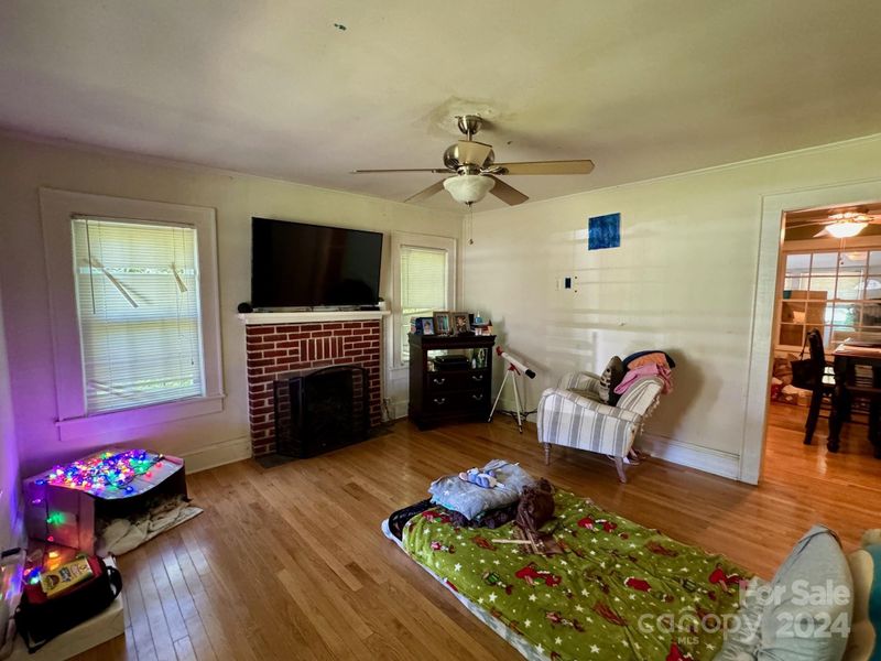 1522 E 35th St, Charlotte, NC 28205
