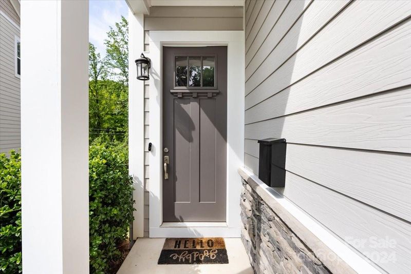 5228 Valley Stream Rd, Charlotte, NC 28209