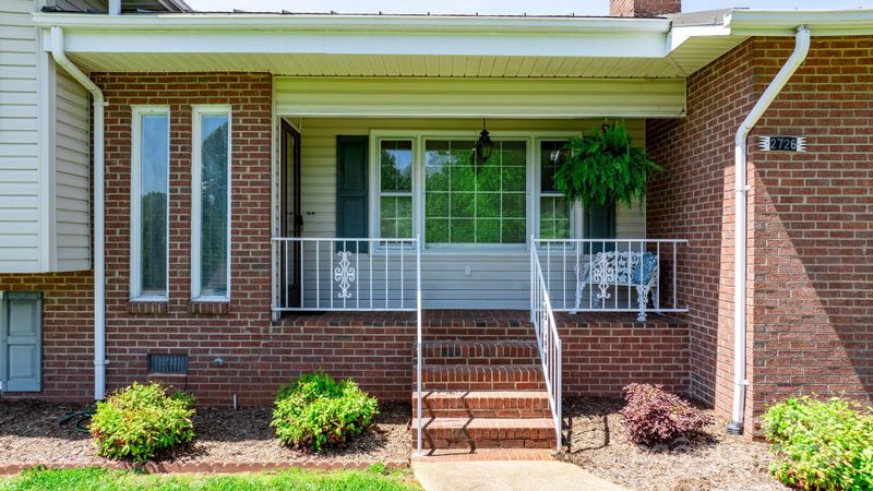 2726 Camelot Dr, Newton, NC 28658