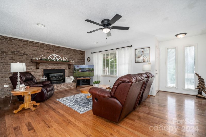 2726 Camelot Dr, Newton, NC 28658