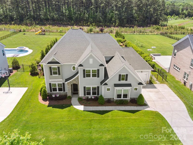 5074 Hyannis Ct, Matthews, NC 28104