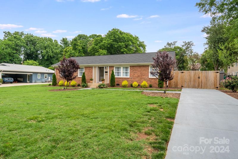 3200 Driftwood Dr, Charlotte, NC 28205