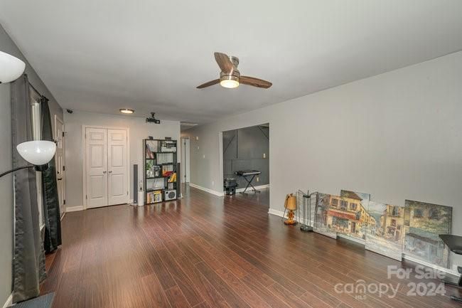 5347 Mock Robin Ln, Charlotte, NC 28212