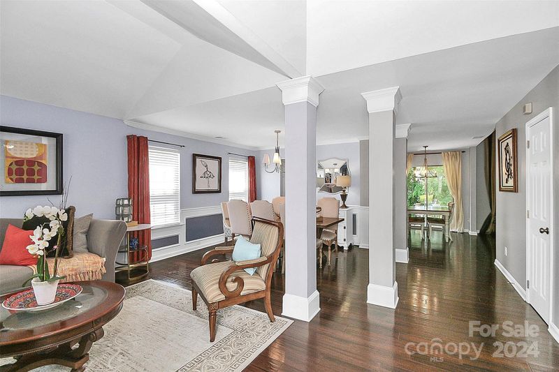 7617 Nicolette Ct, Charlotte, NC 28215
