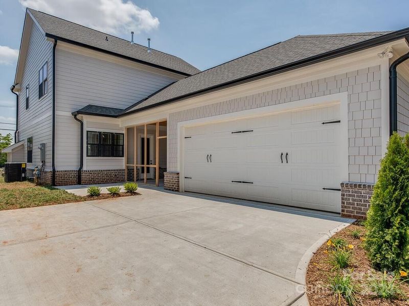 422 S Main St, Belmont, NC 28012