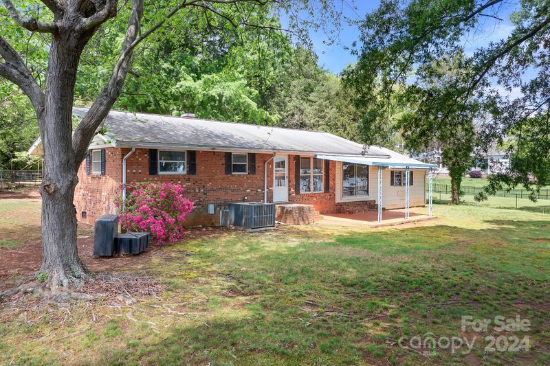 5040 Beachside Pl, Sherrills Ford, NC 28673