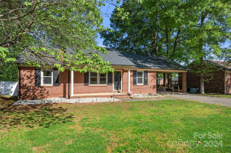 1428 Midlake Ave, Kannapolis, NC 28083
