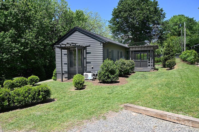 438 3rd Ave SE, Hickory, NC 28602