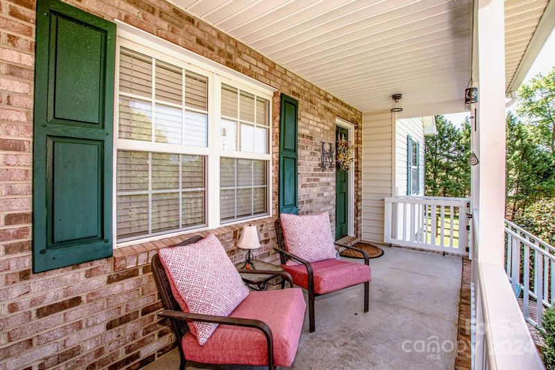 1604 Indian Head Ct, Conover, NC 28613