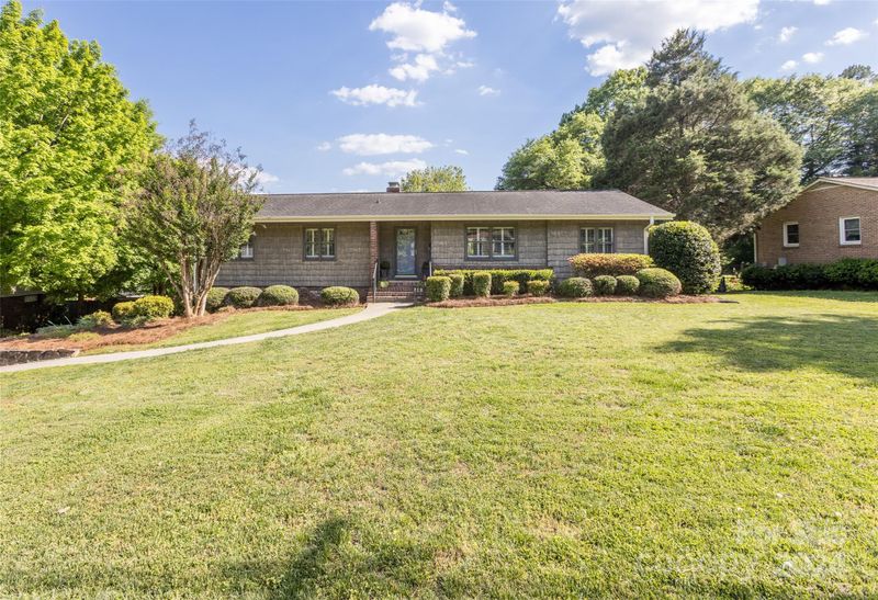 212 Walnut Ave, Mount Holly, NC 28120