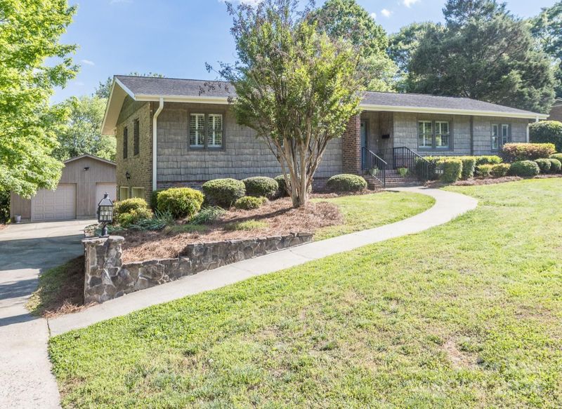 212 Walnut Ave, Mount Holly, NC 28120