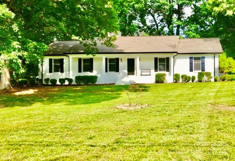 3200 Matthews Mint Hill Rd, Matthews, NC 28105