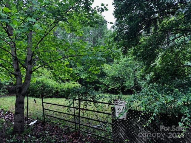 832 Sunshine Ln, Chester, SC 29706