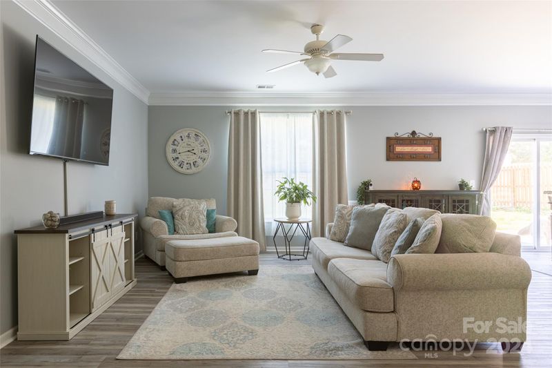 216 Kingston Dr, Mount Holly, NC 28120