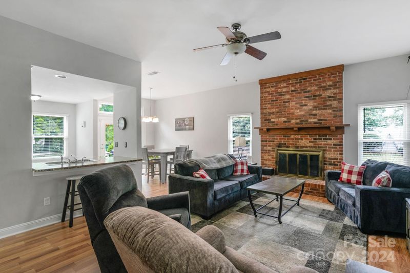 12139 Woodside Falls Rd, Pineville, NC 28134