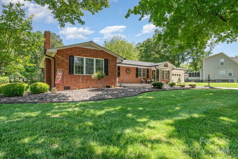 505 Melville Rd, Cherryville, NC 28021