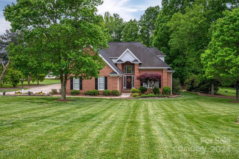 107 Green Meadow Ct, Gastonia, NC 28056