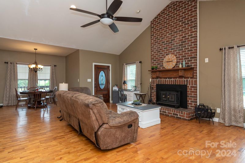 2722 Hallman Dr, Crouse, NC 28033