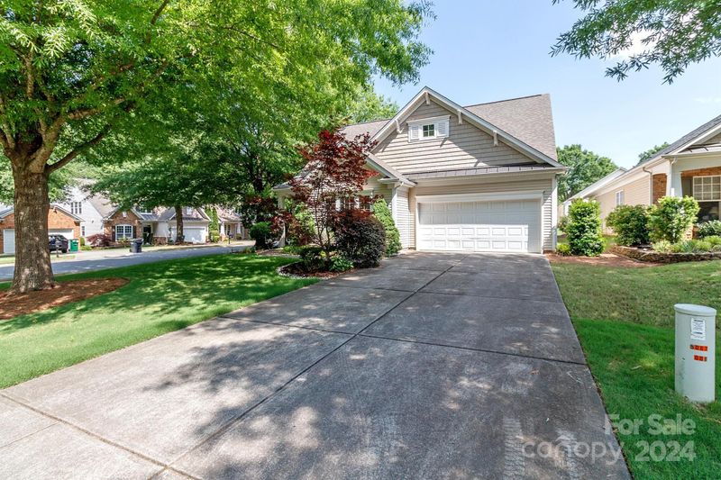 7036 Saranac Ln, Matthews, NC 28105