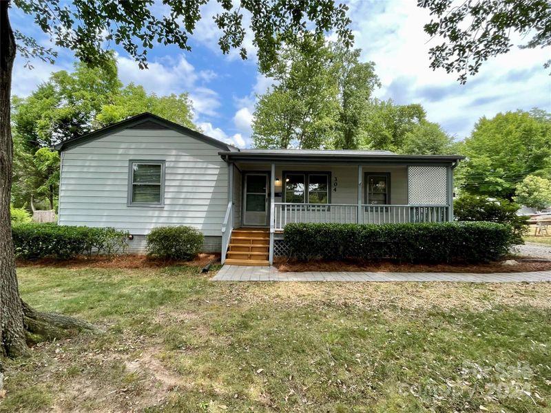 304 Rhyne St, Stanley, NC 28164