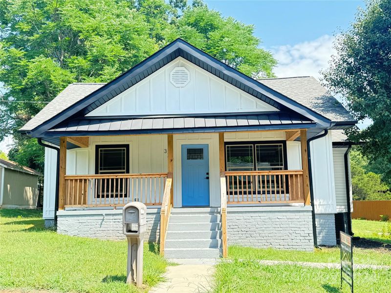 329 S Cline Ave, Newton, NC 28658