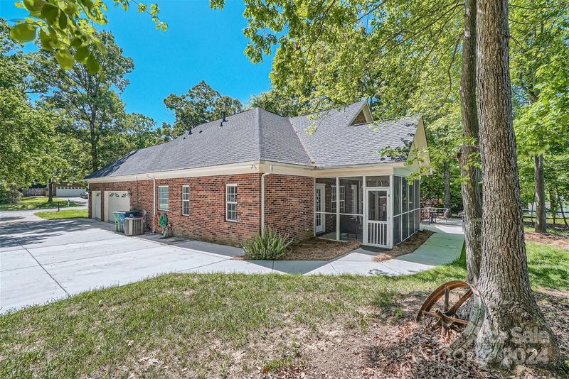 1108 Hawthorne Dr, Indian Trail, NC 28079