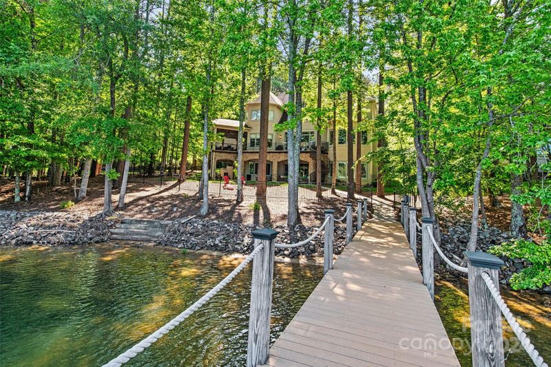 8804 Ashby Pointe Ct, Sherrills Ford, NC 28673
