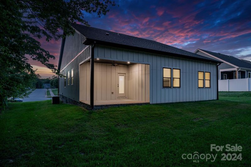 3902 13th St NE, Hickory, NC 28601