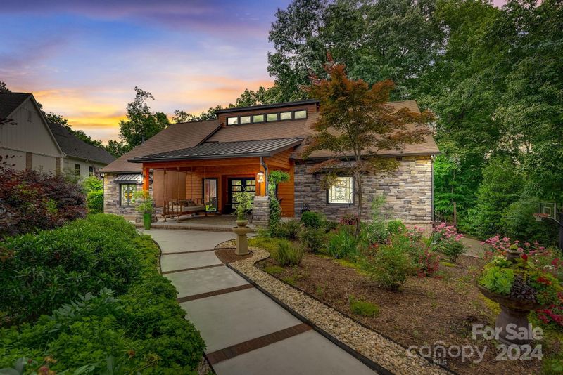 11904 Mountain Crest Cir, Charlotte, NC 28216