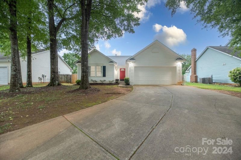 2935 Hosta Dr, Charlotte, NC 28269