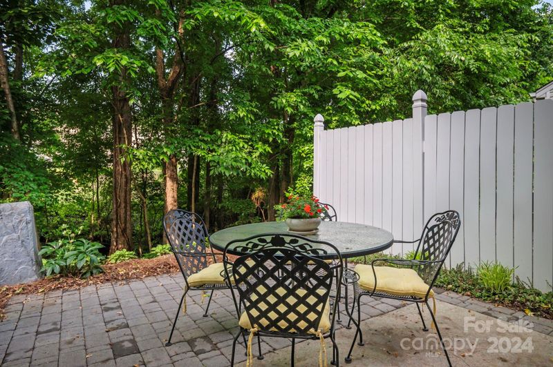 6643 Rothchild Dr, Charlotte, NC 28270