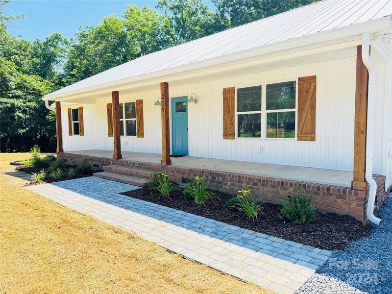 215 Crest St, Belmont, NC 28012