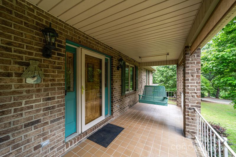 1808 Thompson Dr, Concord, NC 28025