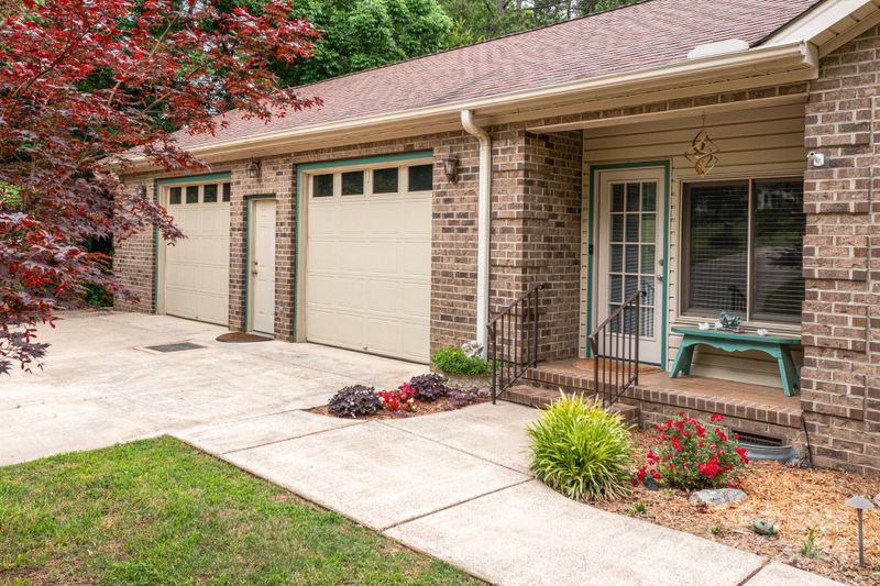 1808 Thompson Dr, Concord, NC 28025
