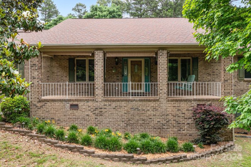 1808 Thompson Dr, Concord, NC 28025