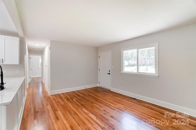 918 September Ln, Charlotte, NC 28208