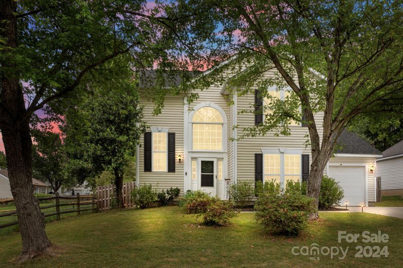 10124 Sparkling Brook Ct, Charlotte, NC 28214