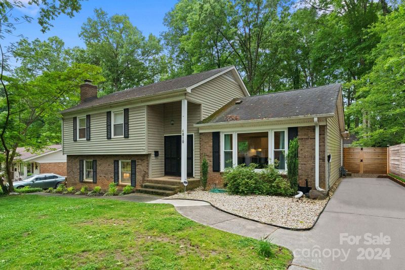 4810 Coronado Dr, Charlotte, NC 28212