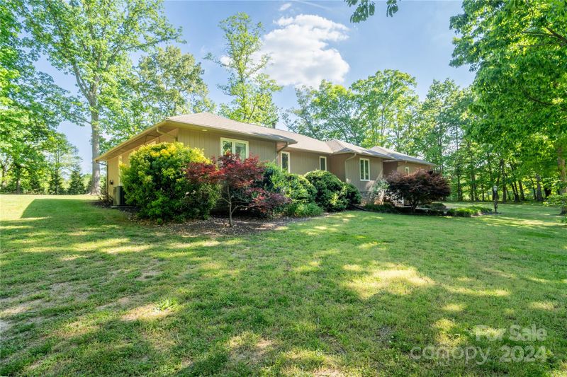 3983 Hoke St, Claremont, NC 28610