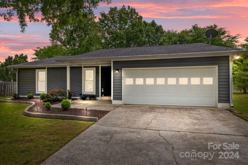 10933 Coachman Cir, Charlotte, NC 28277