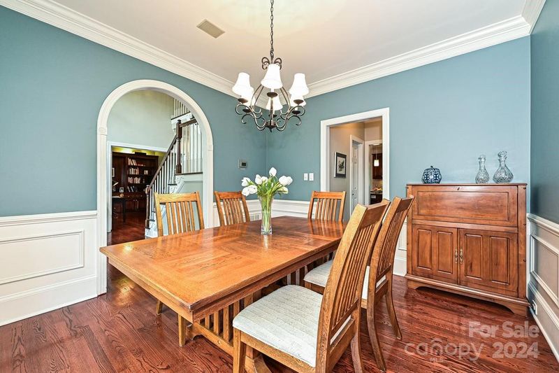 1465 Porch Swing Ln, Matthews, NC 28104