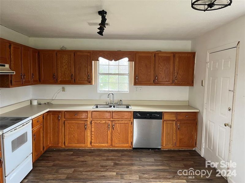 1006 Goldmine Rd, Chester, SC 29706
