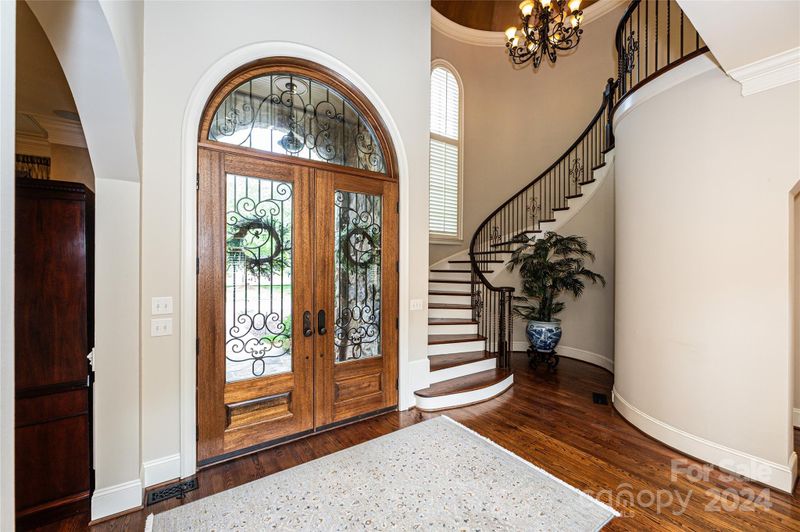 1611 Shadow Forest Dr, Matthews, NC 28105