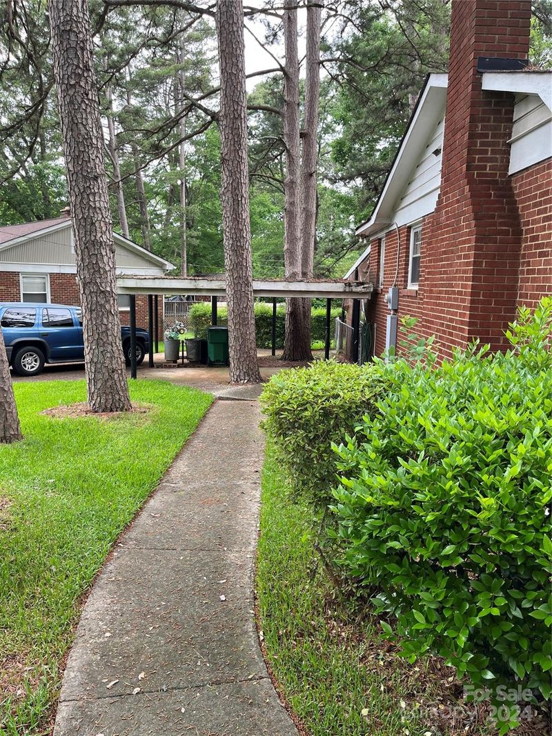 2148 Bromwich Rd, Charlotte, NC 28208