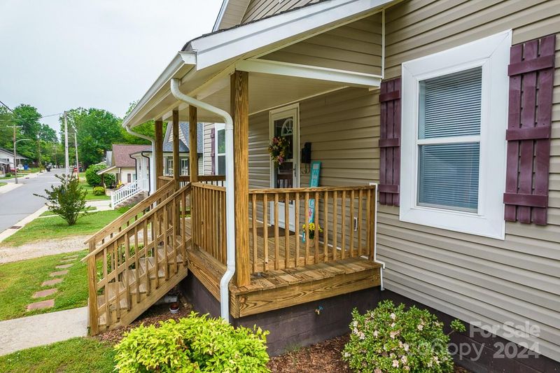 416 Dingler Ave, Mooresville, NC 28115