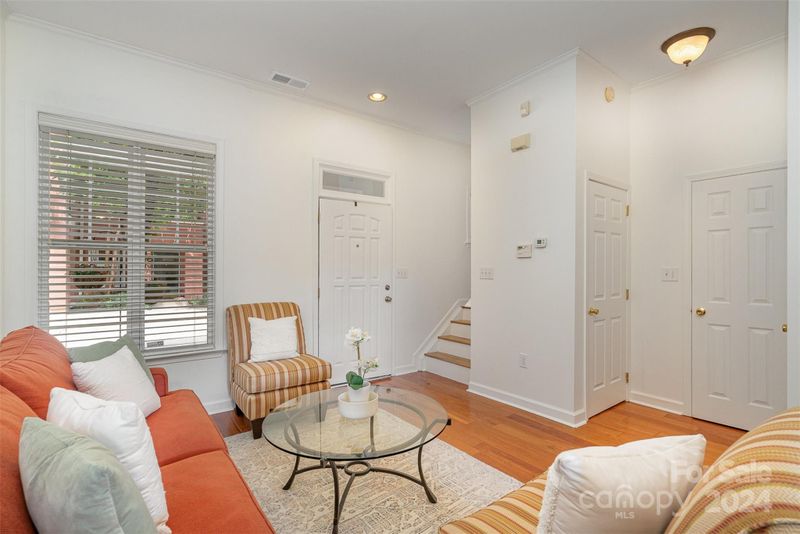 934 Hawthorne Bridge Ct, Charlotte, NC 28204