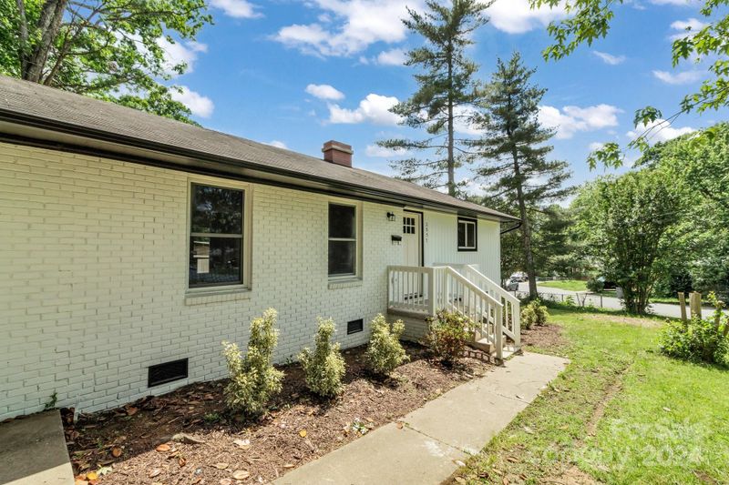 2857 Burbank Ave, Charlotte, NC 28216