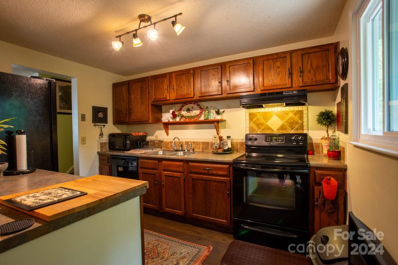 6705 Saddle Point Rd, Charlotte, NC 28212