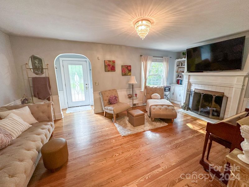 107 Patrick St, Gastonia, NC 28054