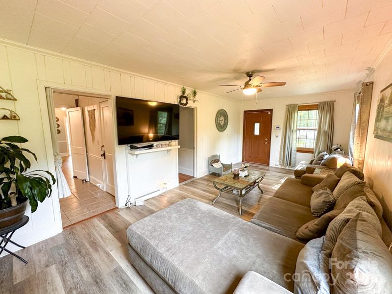 107 Patrick St, Gastonia, NC 28054